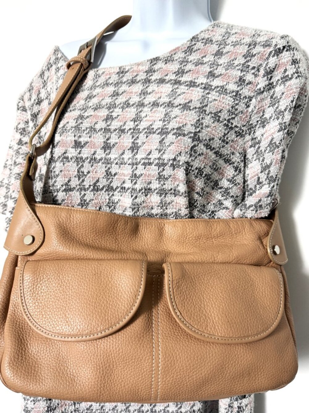 MAXX NY Shoulder Bag Women's Beige Genuine Leather